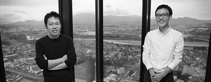 左：株式会社リコー　未来技術研究所　システムデバイス開発室　油谷圭一郎、右：作家　倉田タカシ